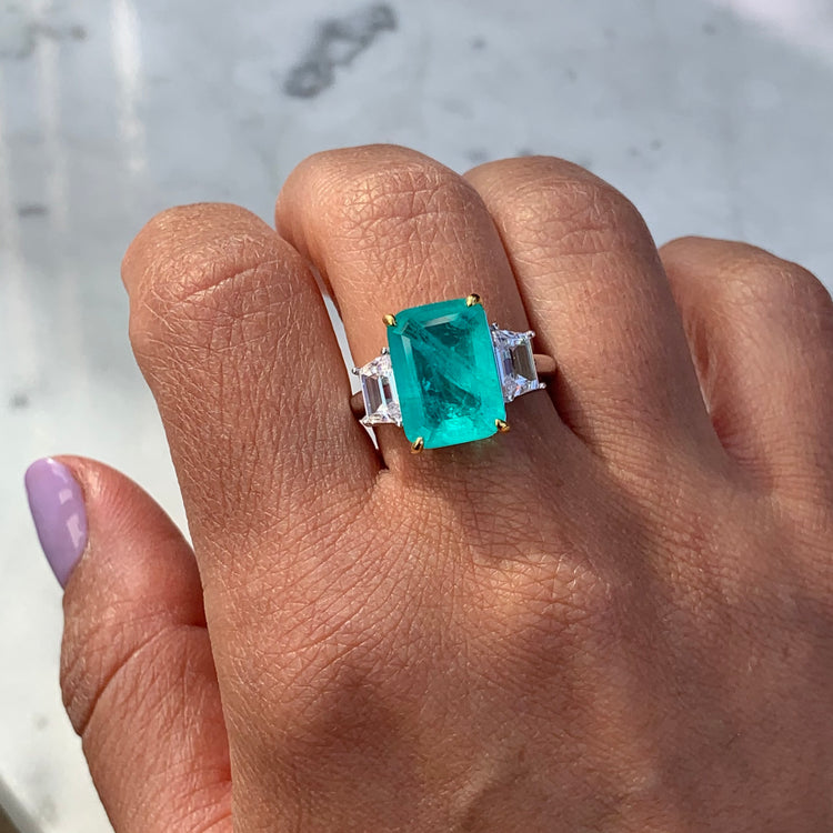 Huge hot sale emerald ring